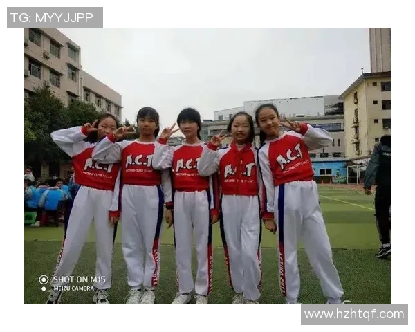 足球明星自我介绍:从绿茵场到生活舞台的真实故事与梦想分享